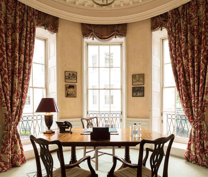 42 Berkeley Square, Greater London - Image 9