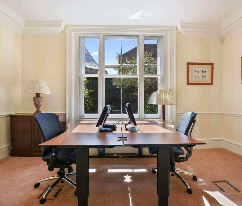 42 Berkeley Square, Greater London - Image 11