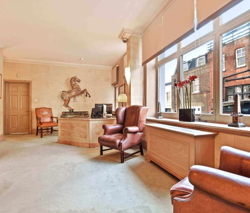 42 Berkeley Square, Greater London - Image 6