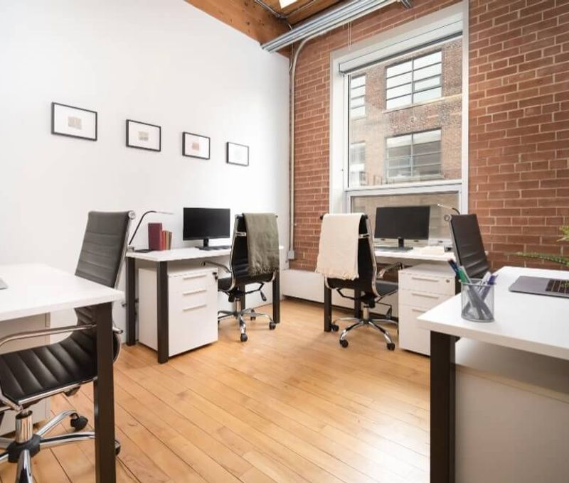 215 Spadina Ave, Toronto - Image 2