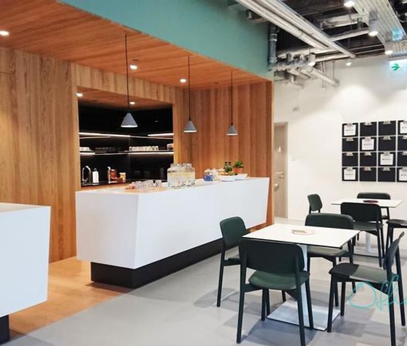 200 Hennessy Road Wan Chai 200 Hennessy Road Wan Chai, Hong Kong Island - Image 5