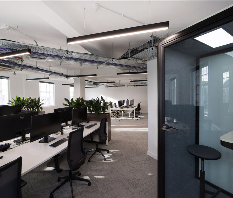 52 Grosvenor Gardens, Greater London - Image 1