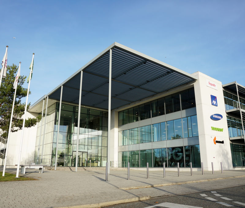 Wellington Way, Surrey - Image 11