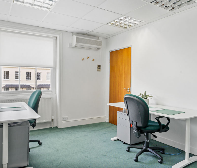 29 Cambray Place, Gloucestershire - Image 4