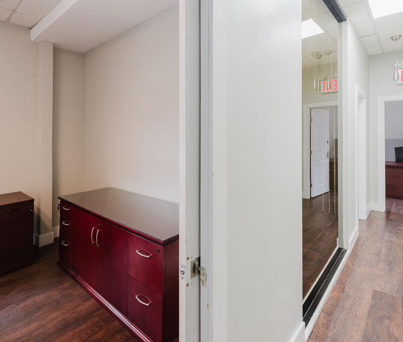 98-22 Metropolitan Avenue, Forest Hills - Image 4
