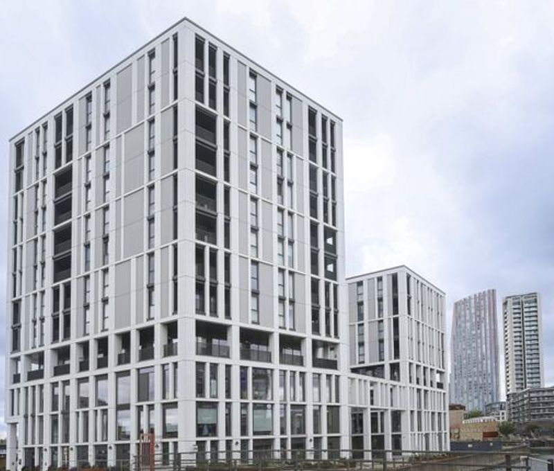 Marshgate Lane, London - Image 7