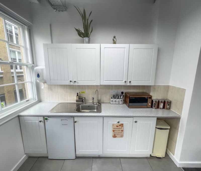 2 Bath Place, Greater London - Image 12