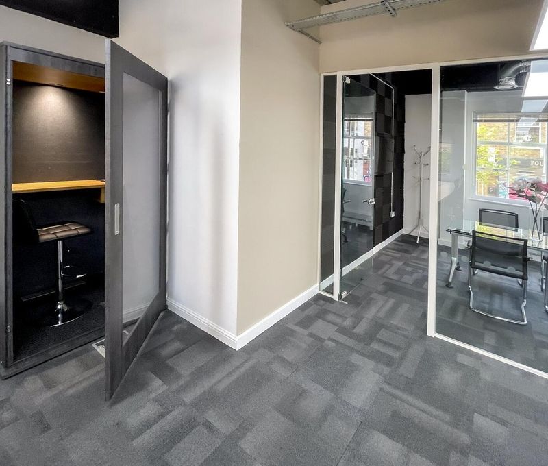 2 Bath Place, Greater London - Image 5