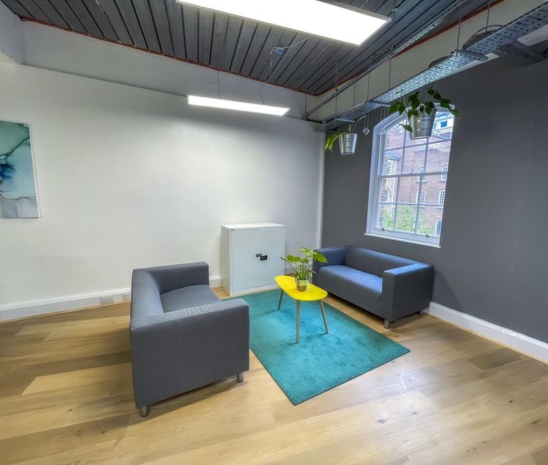 2 Bath Place, Greater London - Image 11