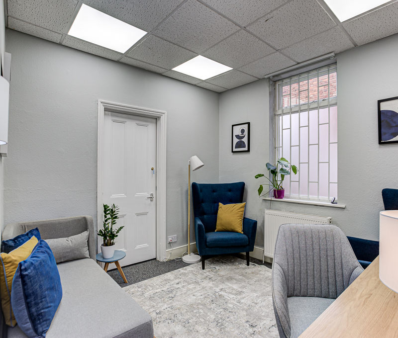 42 Watling Street 42 Watling Street, Radlett Herts - Image 1