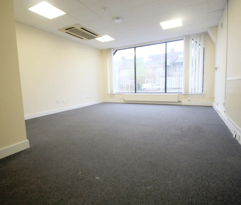 321-323 High Road 321-323 High Road, Chadwell Health - Image 4