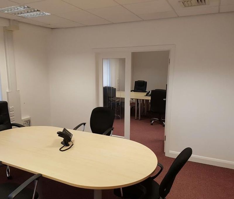 Eton Place, 64 High Street, Burnham - Image 7