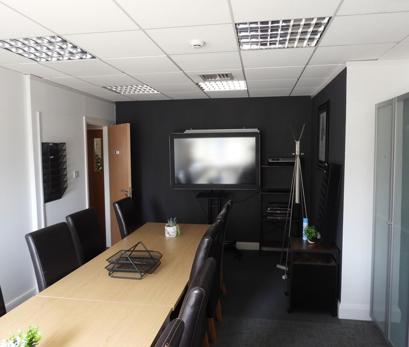 Eton Place, 64 High Street, Burnham - Image 11