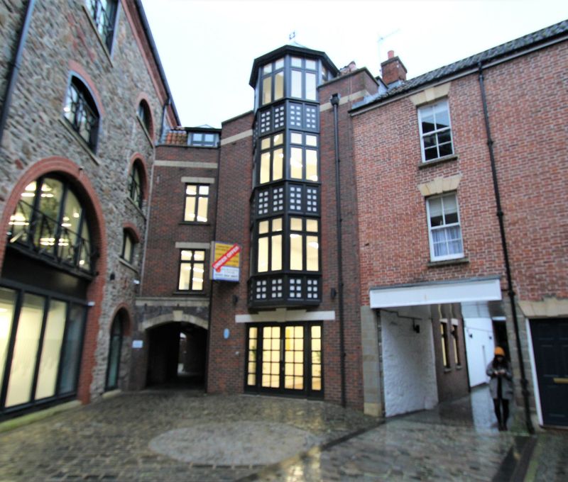 3 Orchard Court, St Augustines Yard - Image 7