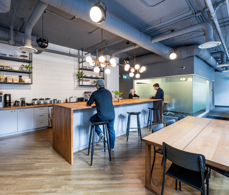 410 Adelaide Street West, Toronto - Image 2