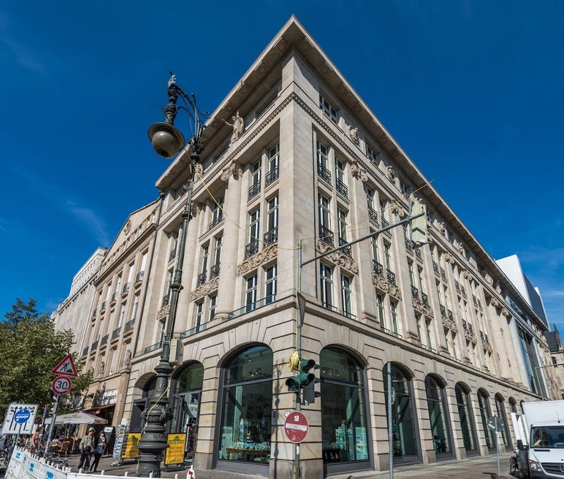 10 Unter Den Linden 10 Unter Den Linden, Berlin - Image 8