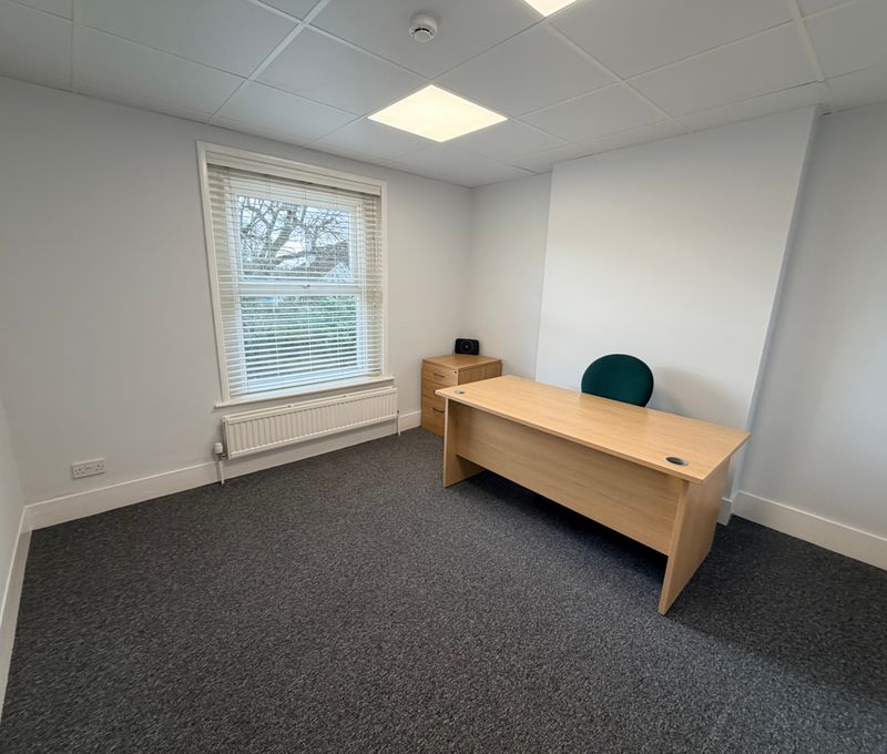 2 Tongham Road, Farnham - Image 1
