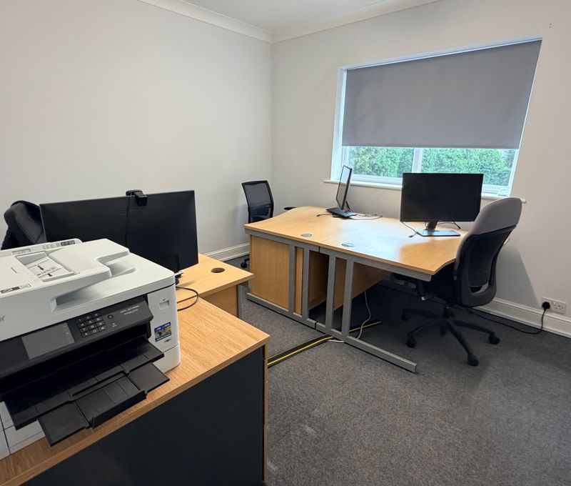 4 Tongham Road, Farnham - Image 1