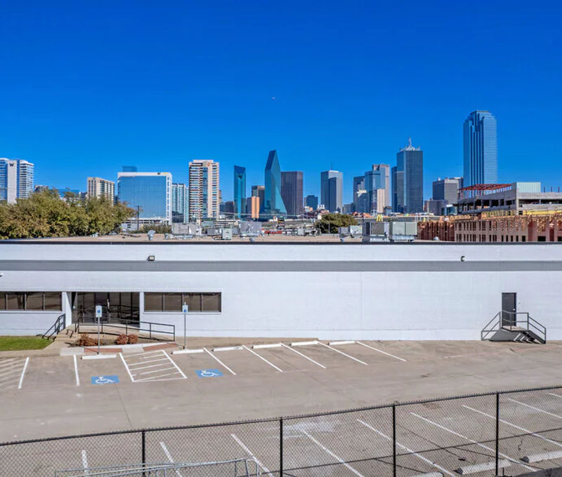 152 Continental Ave, Dallas - Image 3