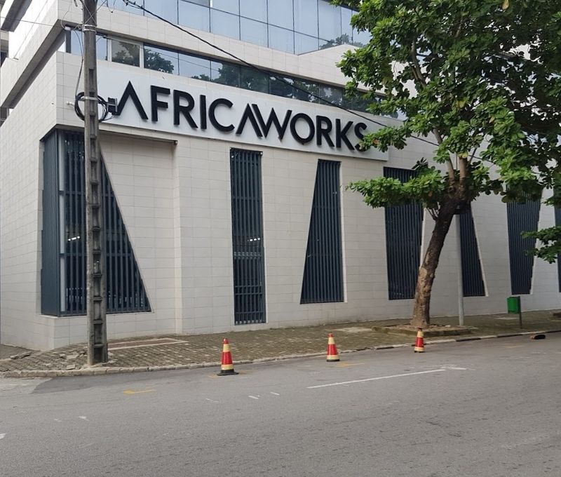 Rue du Commerce Rue Du Commerce Croisement L’angle Rue A47 Immeuble Le Dusk, Abidjan - Image 6