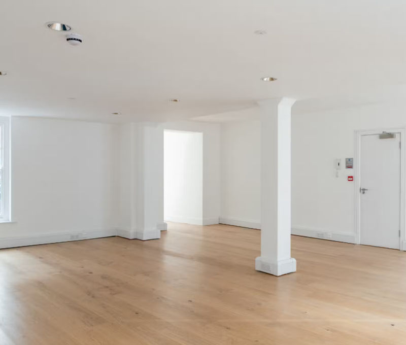 20 Foubert's Pl, Carnaby - Image 3