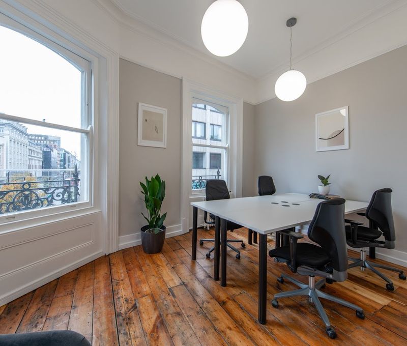 30 Binney Street, London - Image 3