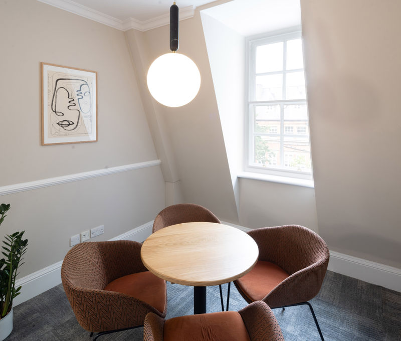132 Buckingham Palace Road, Greater London - Image 3