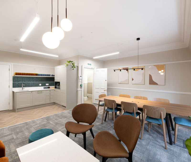 132 Buckingham Palace Road, Greater London - Image 4