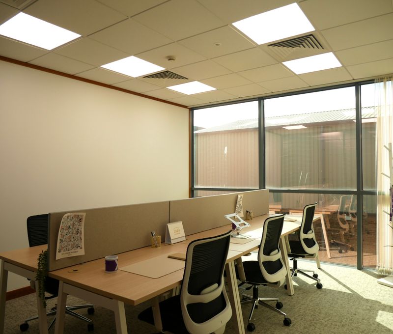 5 Oaks Court Warwick Road, Borehamwood - Image 1
