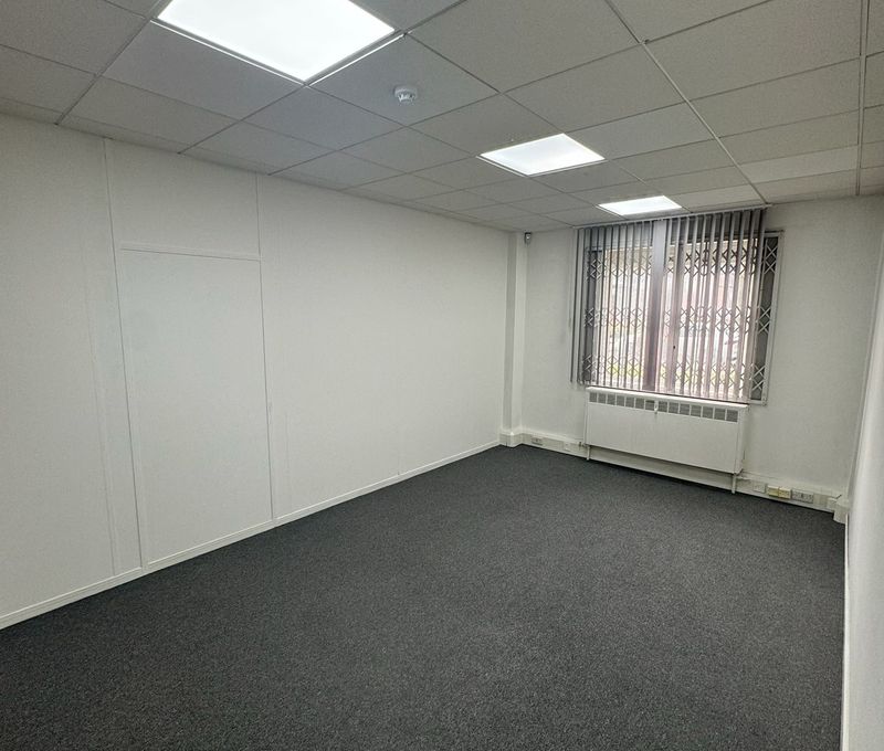 Bath Avenue, Wolverhampton - Image 13