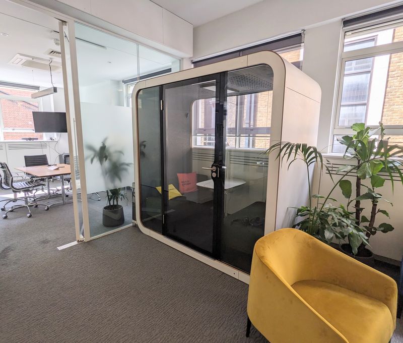 11 Hills Place, Greater London - Image 6