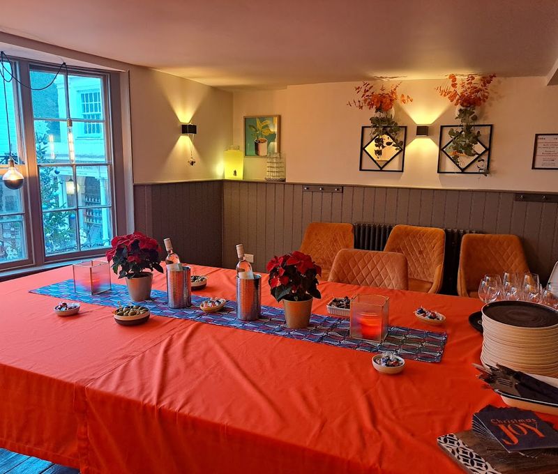 7 The Pantiles, Tunbridge Wells - Image 3