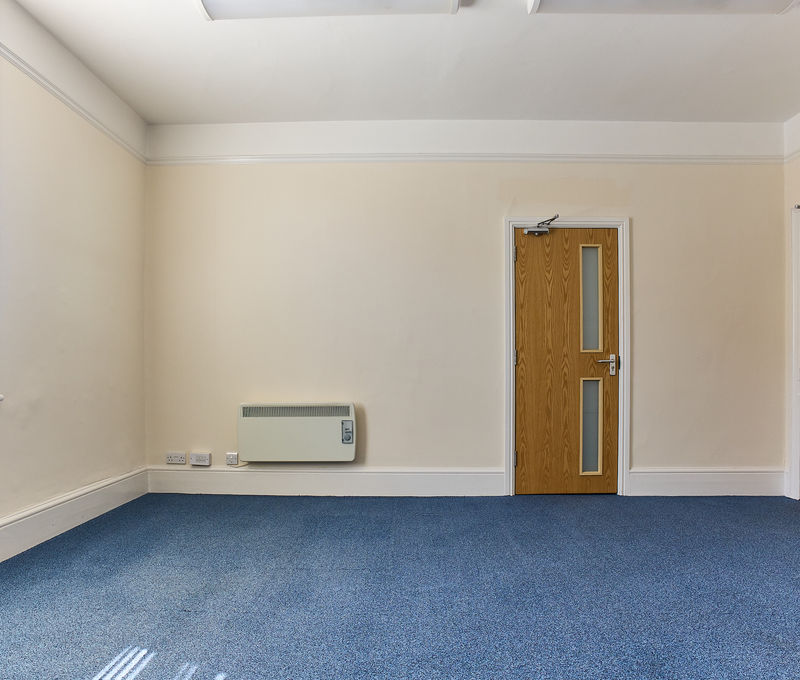 Station Hill, Chippenham - Image 4