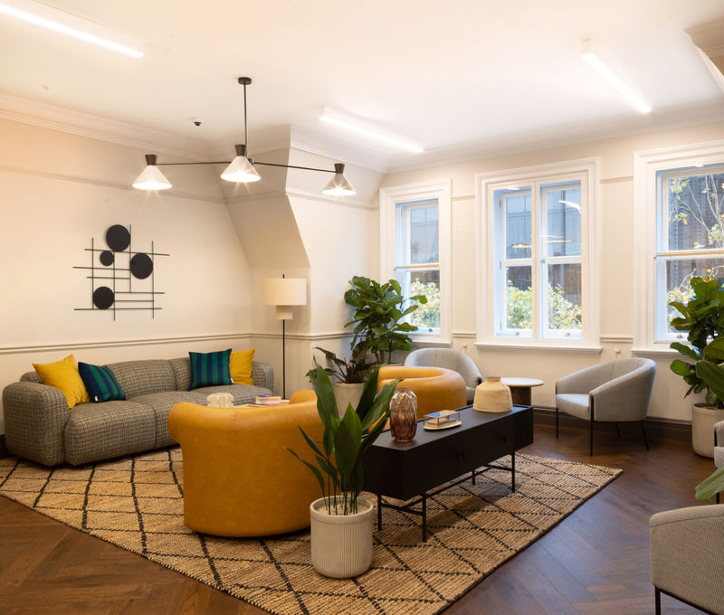 146 Buckingham Palace Rd, Greater London - Image 1