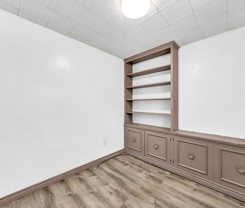 817 Main Street, Niagara Falls - Image 1