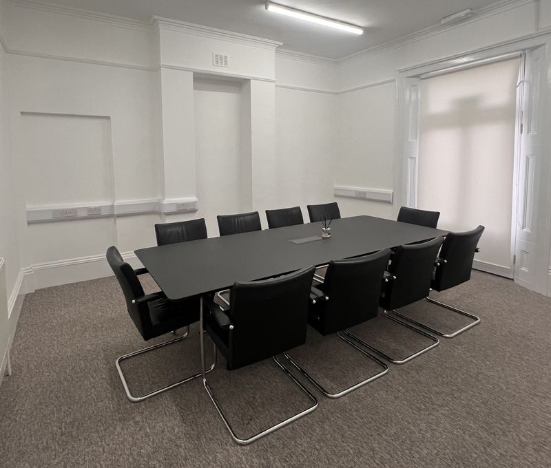 24 Highbury Crescent, Greater London - Image 1