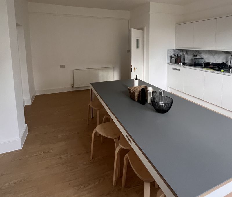 24 Highbury Crescent, Greater London - Image 4