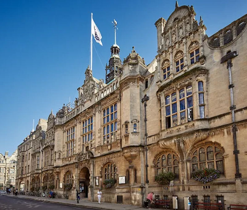 St Aldate's, Oxford - Image 4