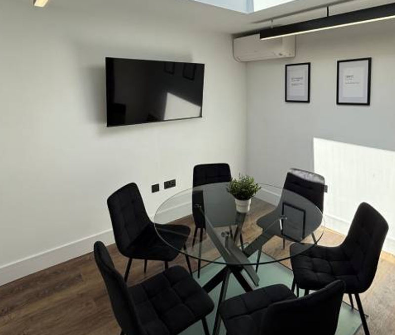 5 Crown Passage, Kingston Upon Thames - Image 3