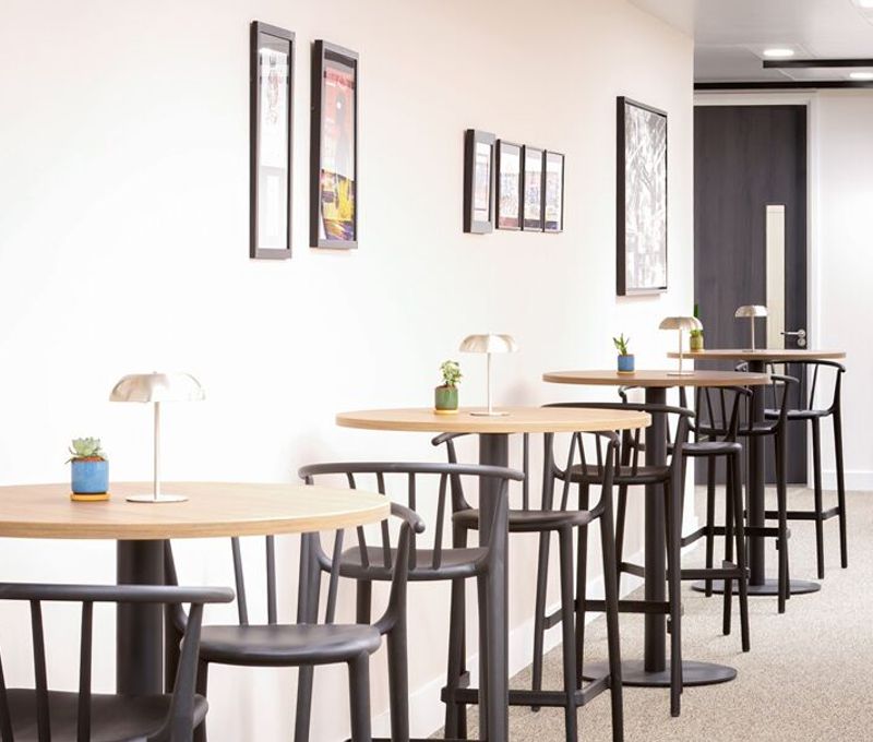 10 Whitechapel High St, London - Image 3