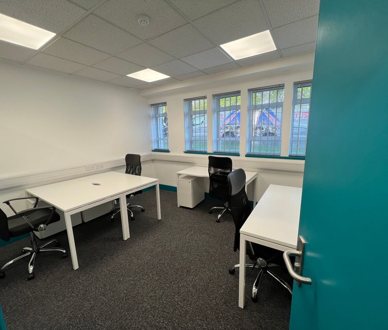 Cray Avene, Orpington - Image 4