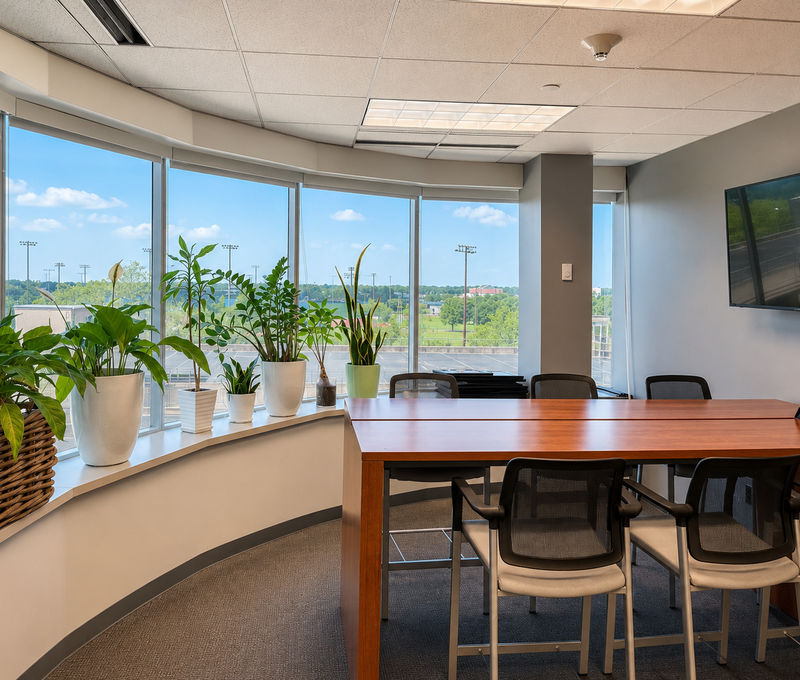 333 Earle Ovington Boulevard 333 Earle Ovington Boulevard, Uniondale - Image 2