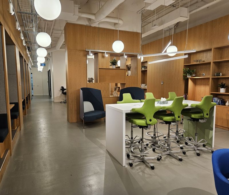 135 Laurier Avenue West 135 Laurier Avenue West, Ottawa - Image 2