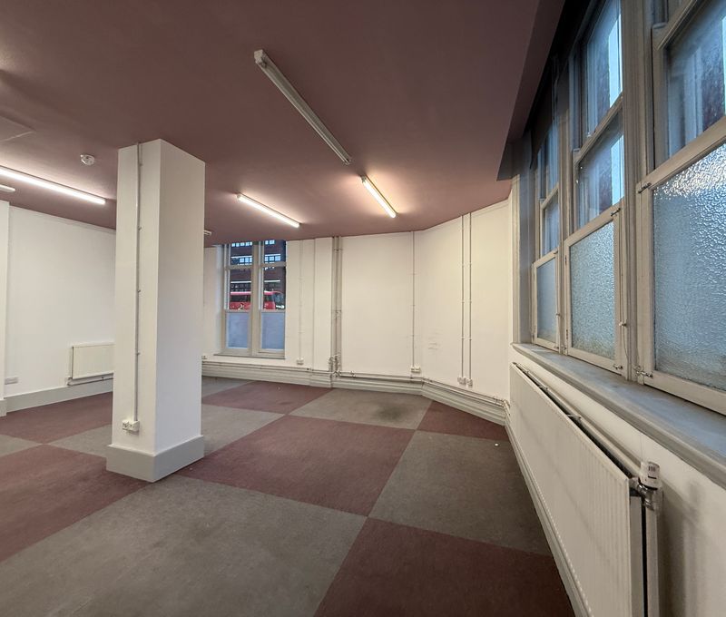 639 High Road, London - Image 2