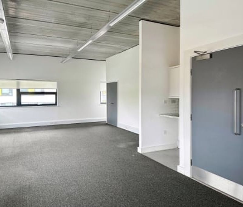 110 Butterfield 110 Butterfield, Great Marlings - Image 10