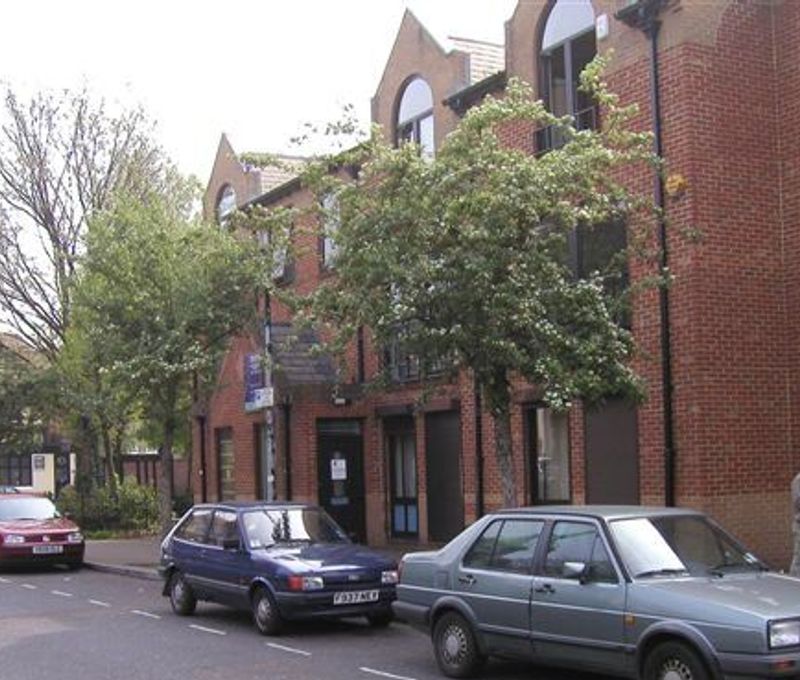 Lower Road, London - Image 5