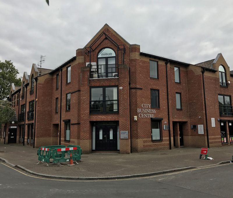 Lower Road, London - Image 6