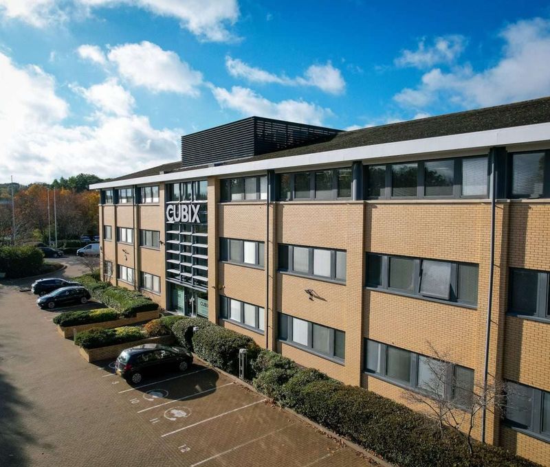 Capital Drive, Linford Wood - Image 8