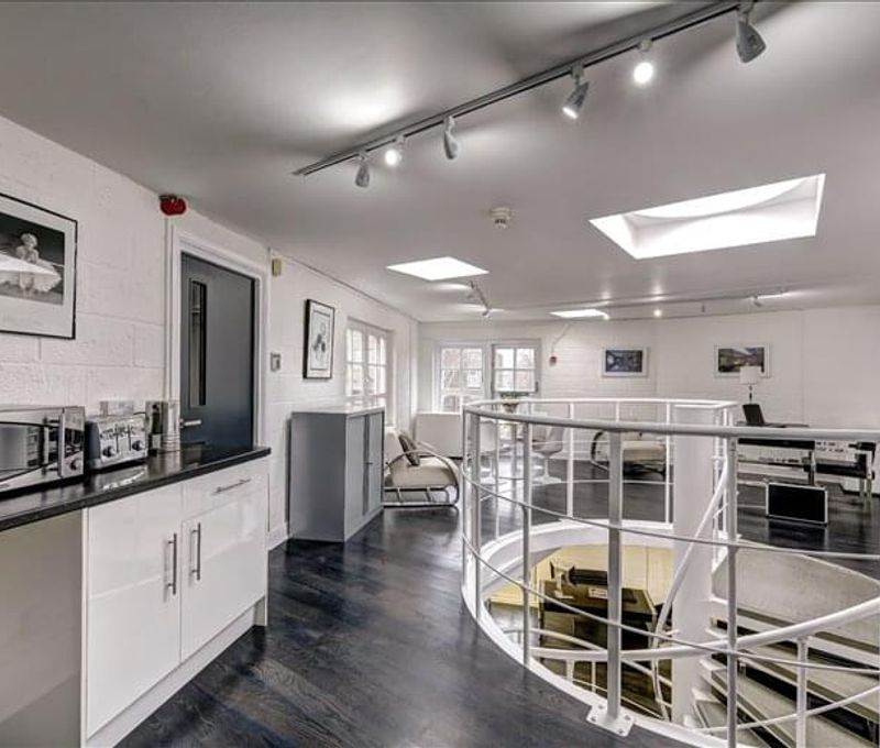 32 Caxton Road 32 Caxton Road, Greater London - Image 4