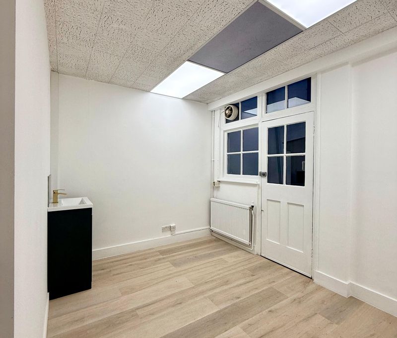 11 Welbeck Street 11 Welbeck Street, Greater London - Image 3